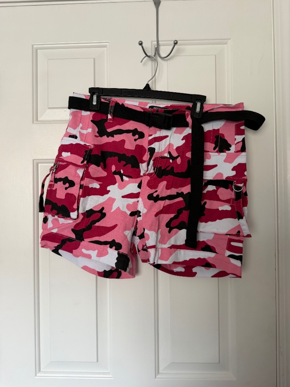 Pink fatigue cargo shorts